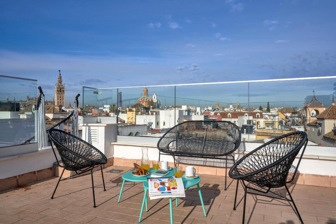 Palacio Del Siglo XVII Frente A Los Jardines De Murillo Sewilla Zewnętrze zdjęcie