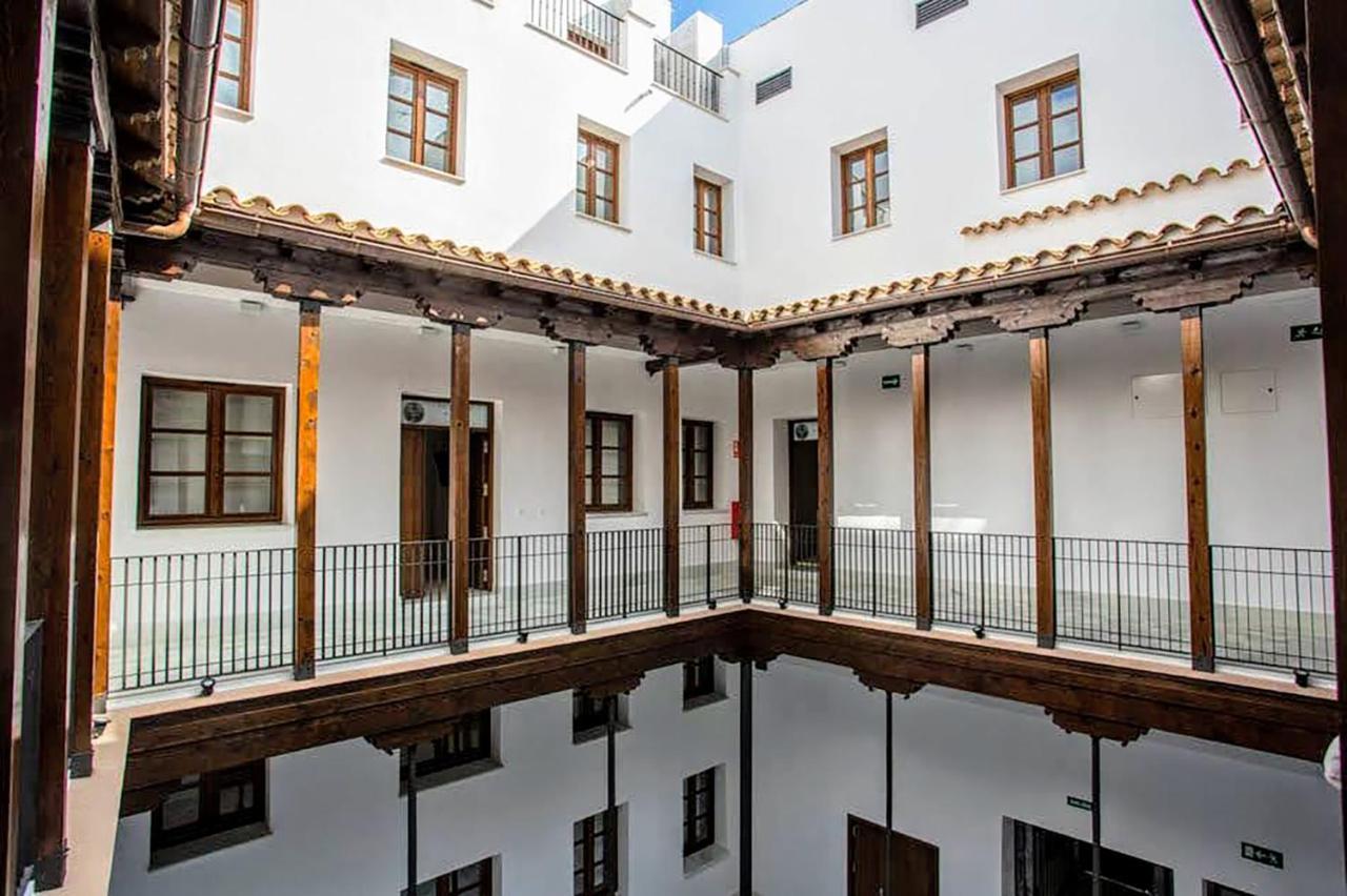 Palacio Del Siglo XVII Frente A Los Jardines De Murillo Sewilla Zewnętrze zdjęcie