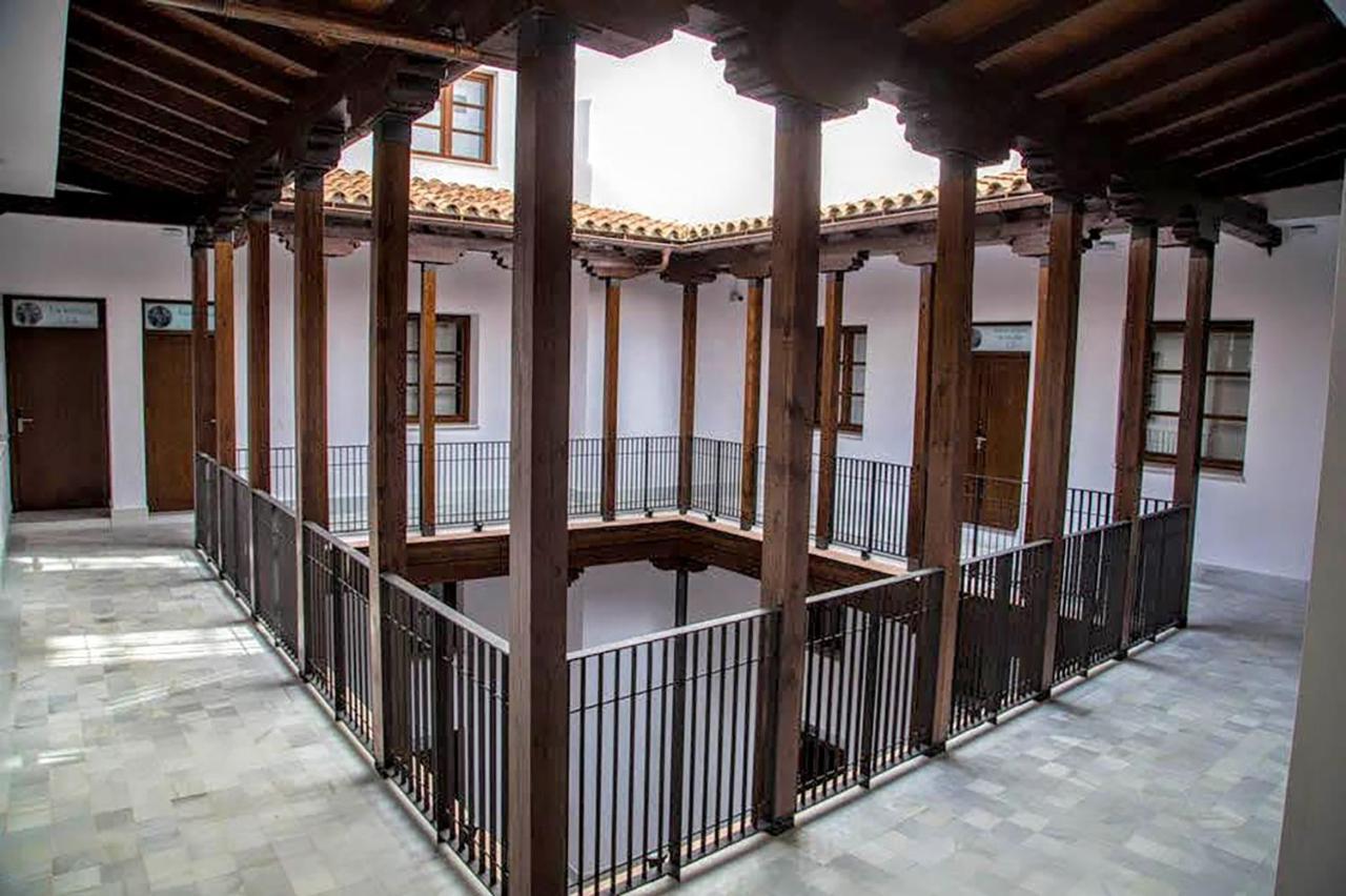 Palacio Del Siglo XVII Frente A Los Jardines De Murillo Sewilla Zewnętrze zdjęcie