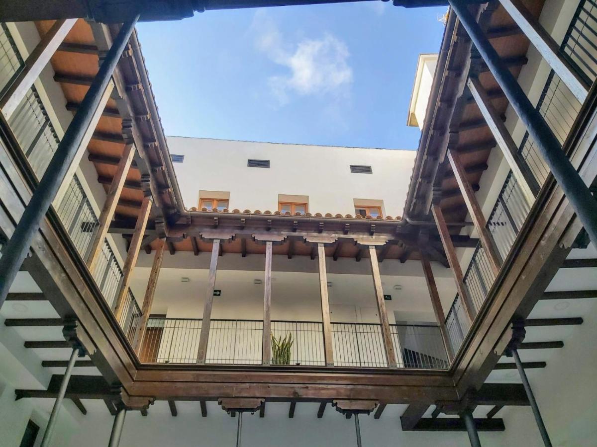 Palacio Del Siglo XVII Frente A Los Jardines De Murillo Sewilla Zewnętrze zdjęcie
