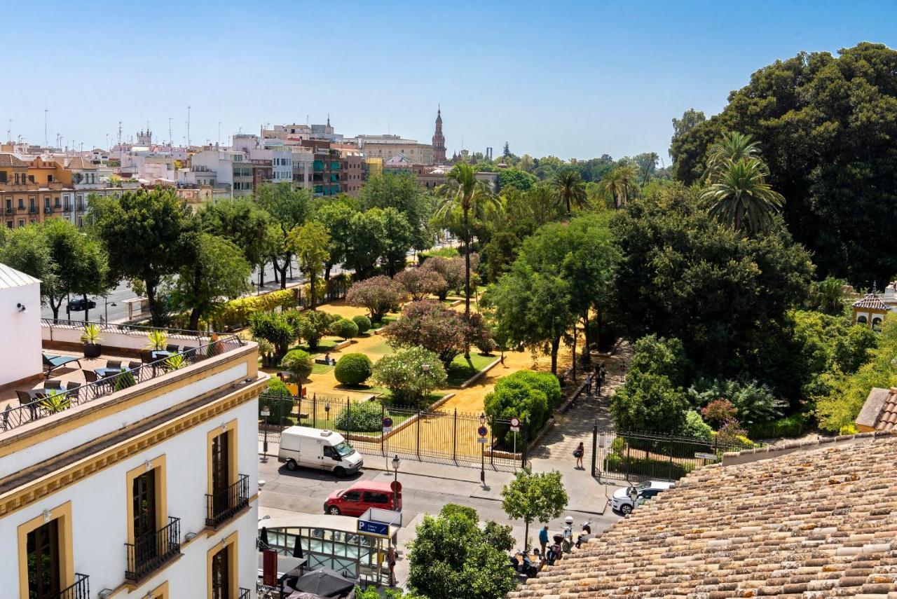 Palacio Del Siglo XVII Frente A Los Jardines De Murillo Sewilla Zewnętrze zdjęcie